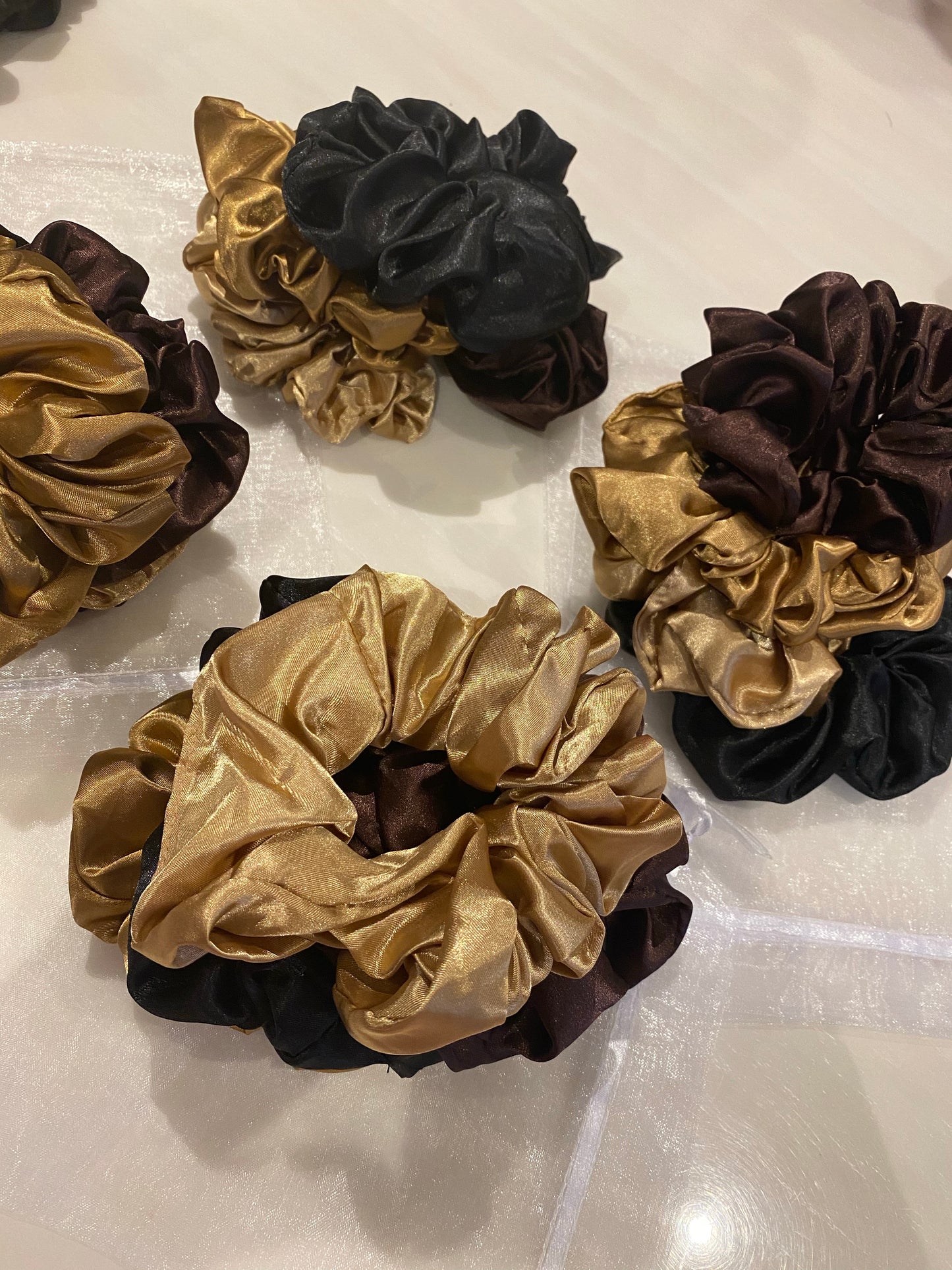 Silky scrunchies ( 4 pack)